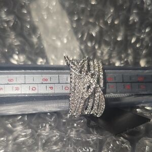 NWT nOIr JEWELRY Silver rhinestone nautical knot sz 7 ring